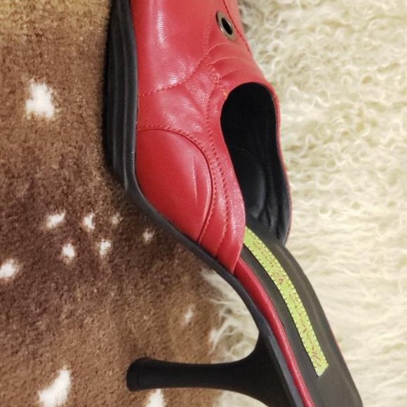 Size 8 Red Slip On Heels - Picture 4 of 4